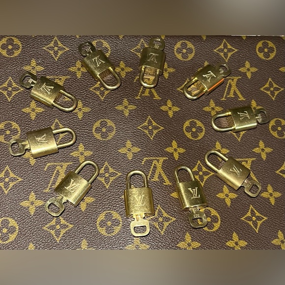 Louis Vuitton 312 Brass Lock & Key ONLY - NO CHAIN INCLUDED Series 312 - Picture 2 of 2